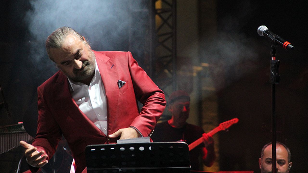 Volkan Konak hem coştu hem coşturdu