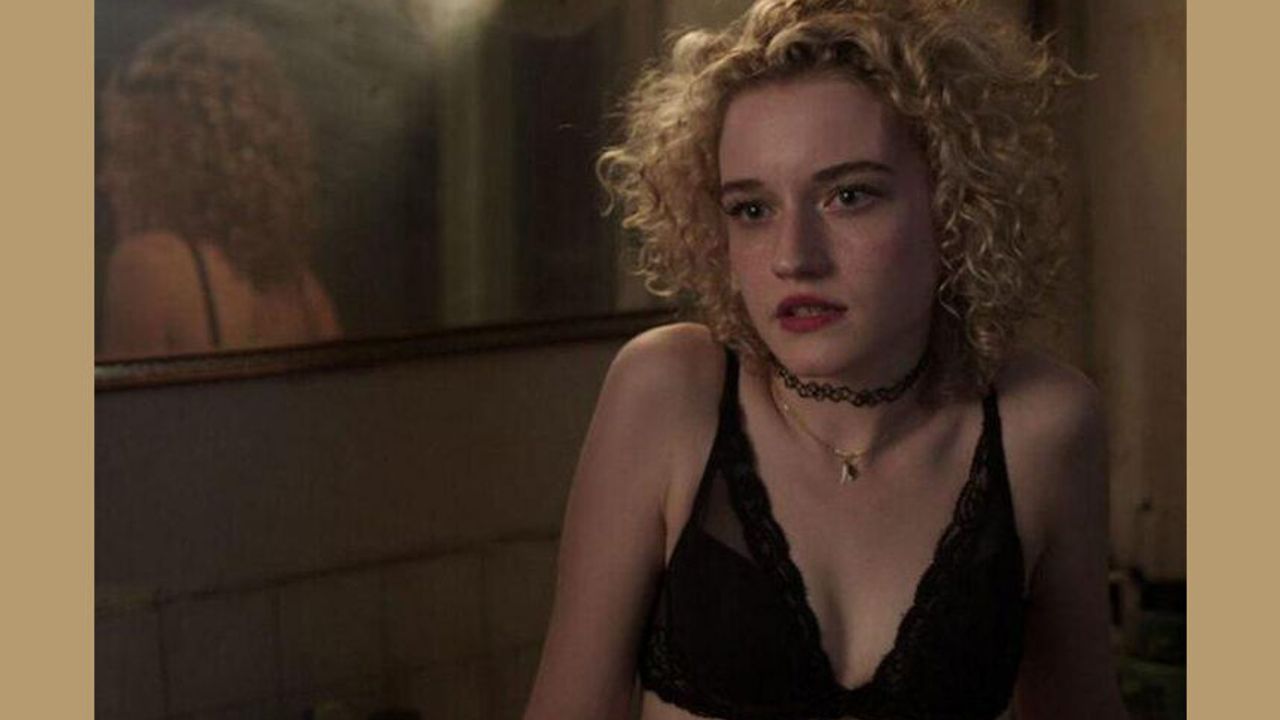 Herkes göğüs dekoltesiyle geldi! 