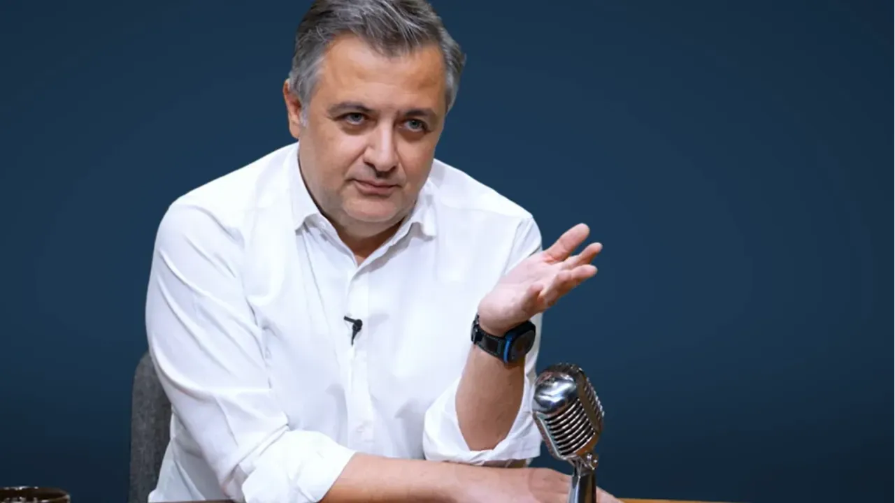 Mehmet Demirkol çıldırdı: 'Bu şartlarda top bile dönmez...'