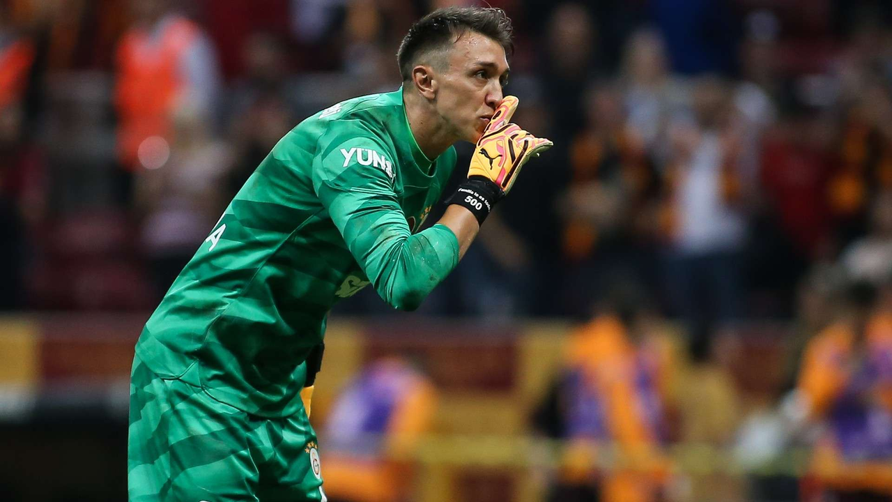 Muslera 'gidecek' dedi, yeni kaleciyi açıkladı!