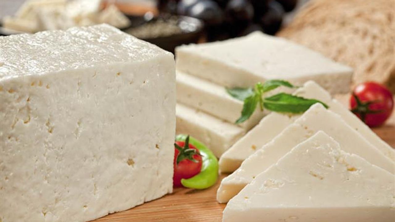 'Kesinlikle tüketmeyin!' Ünlü peynir markası marketlerden toplatılıyor