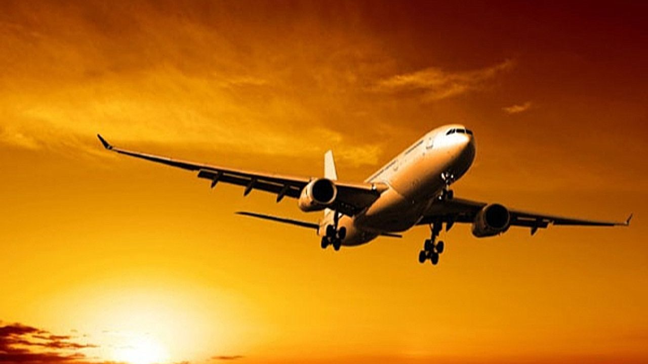 Uçakta korku dolu anlar: Ani irtifa kaybı sonrası yolcular tedaviye alındı