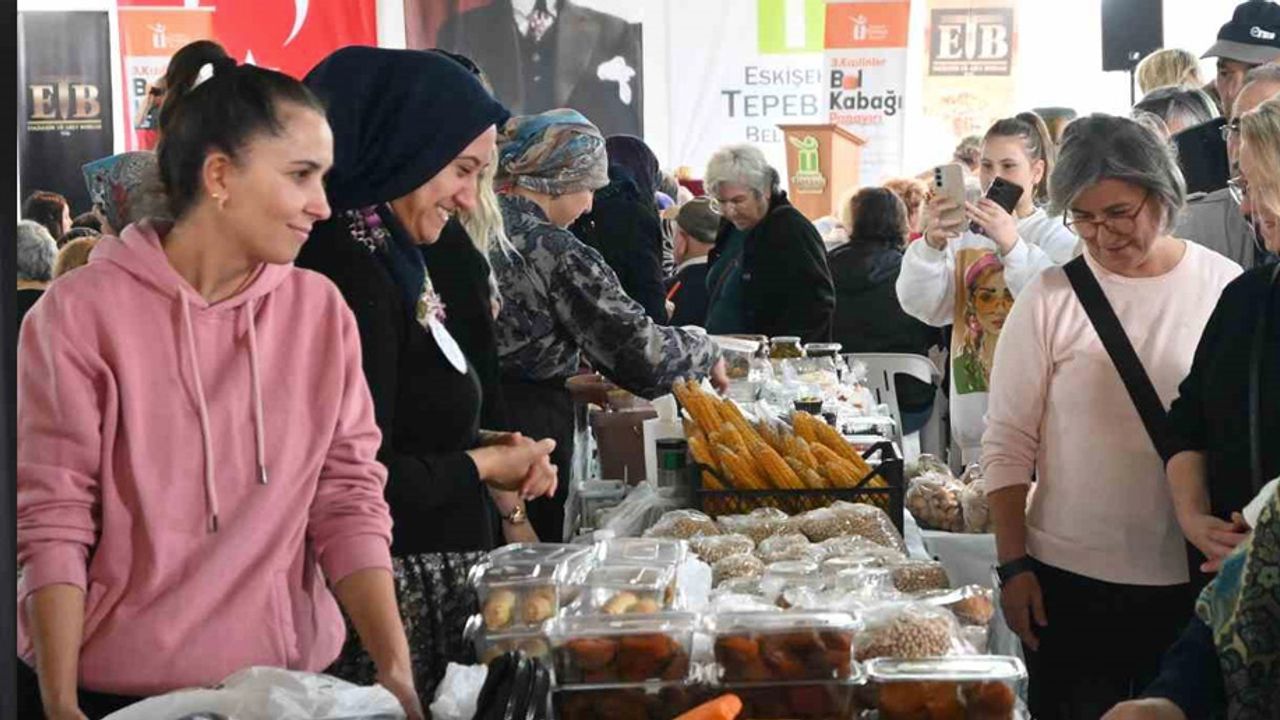 Eskişehir’de 3. Kızılinler Bal Kabağı Panayırı büyük coşkuyla gerçekleştirildi