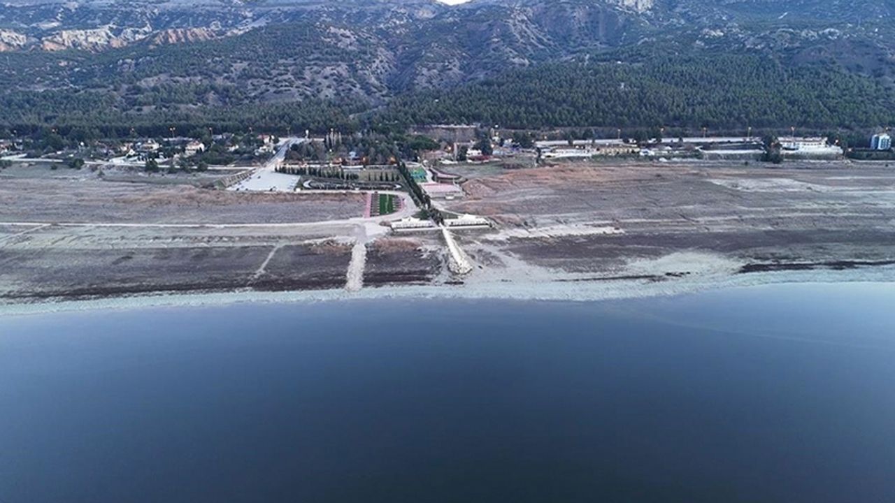 Burdur Gölü son 50 yılda hacminin yarısına yakınını kaybetti