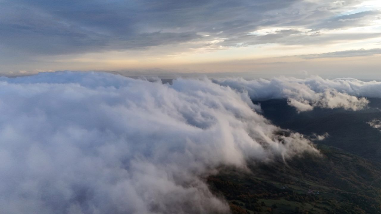 Samsun'da 1650 rakımlı Dürtmen Dağı'ndaki "sis denizi" dronla görüntülendi