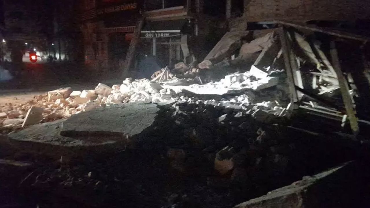 Balıkesir’de okullar deprem nedeniyle 1 gün tatil edildi