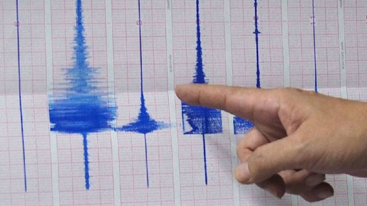 Balıkesir Sındırgı'da deprem!