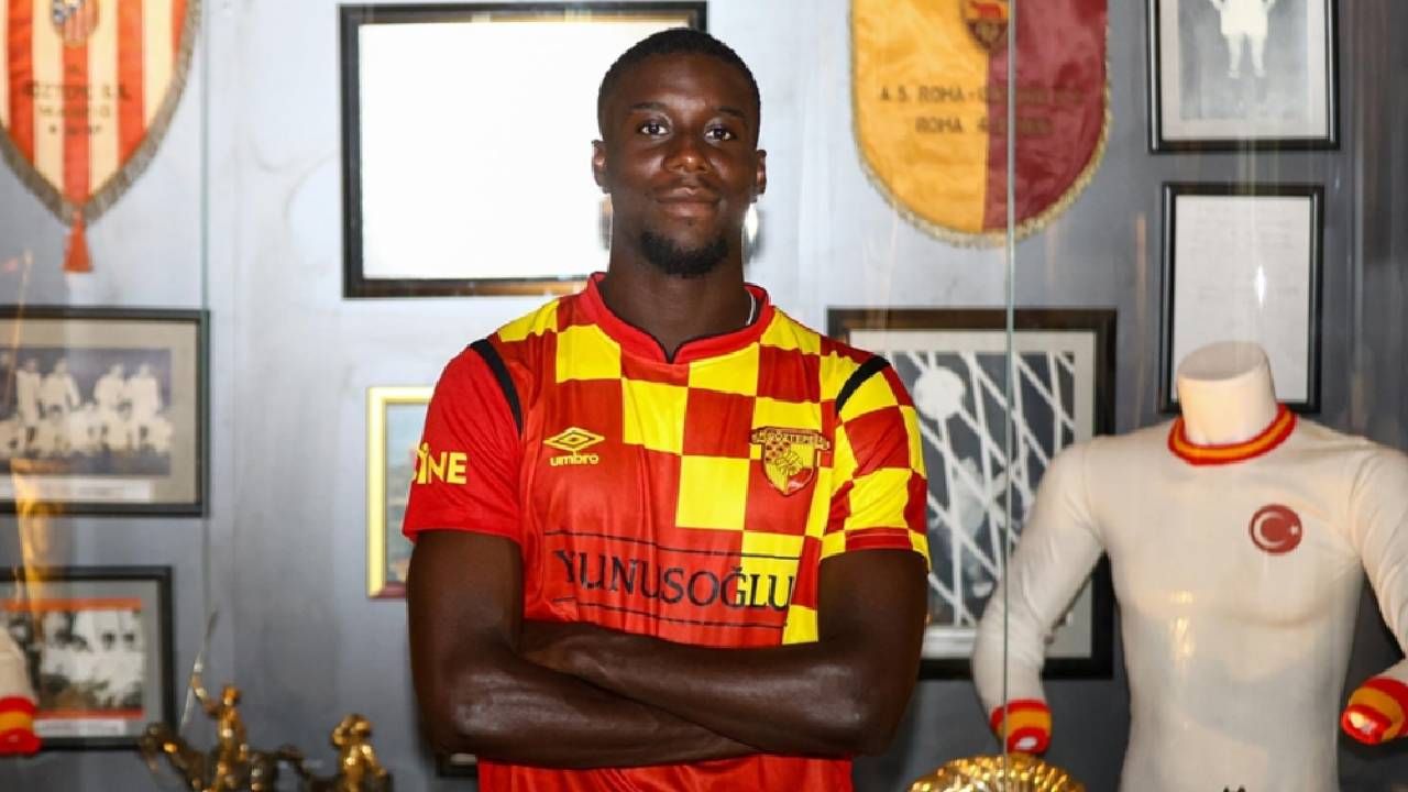 Galatasaray-Göztepe maçında takımını 10 kişi bıraktı!