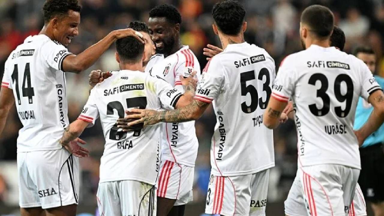 Kasımpaşa- Beşiktaş maçının ilk 11'leri belli oldu