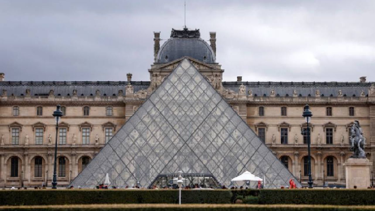 Louvre Müzesi'nde olağanüstü tedbir: Mücevherler Merkez Bankası'na taşındı!
