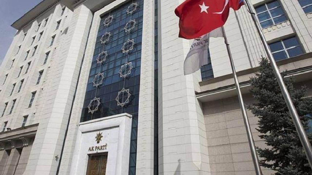 'AK Parti İstanbul'da 3 başkan görevden alındı' iddiası kulisleri salladı