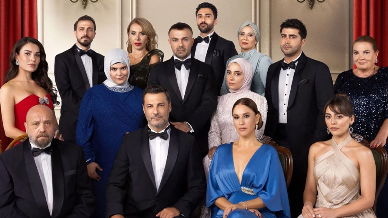 Kızılcık Şerbeti dizisinde şok ayrılık: İki ana karakter diziden ayrıldı!