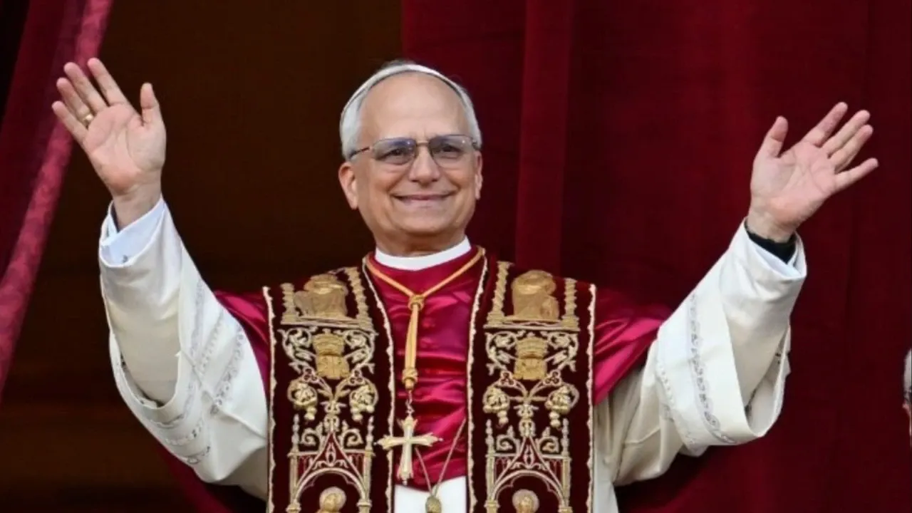 Papa Leo önce camide dua edecek, sonra Arena’da ayin yönetecek!