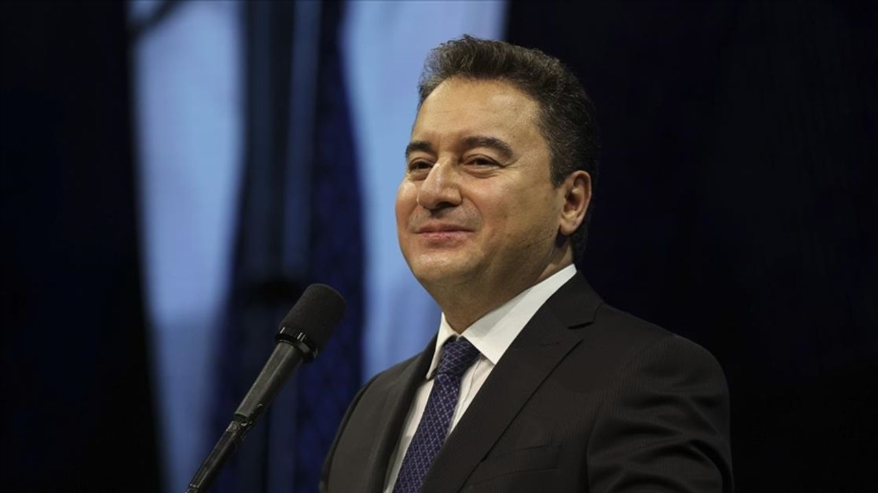 'CHP ayrı dünyada' dedi, AK Parti’ye mesaj yolladı: Babacan’dan dikkat çeken çıkış