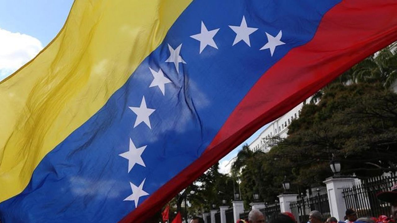 Venezuela'dan "ABD'nin olası askeri hamlesine karşı binlerce Rus uçaksavar füzesi kullanılacağı" mesajı