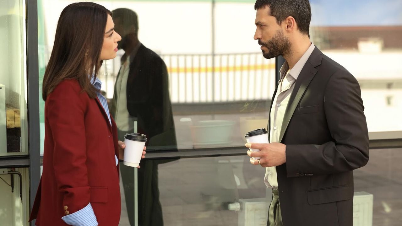 Muhtemel Aşk'ta Kadir valizini topladı! Defne'nin o sözleri yeni bölüme damga vuracak: İşte son fragman