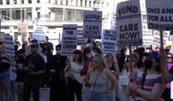 Roe-Wade kararının iptali Los Angeles'da protesto edildi