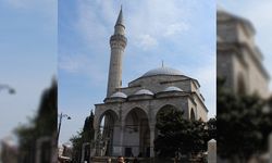 Minaresi solda olan cami: Firuz Ağa Camisi