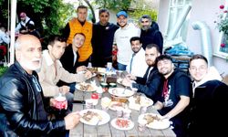Bakan'dan Oklalı'ya ziyafet