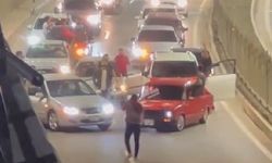 Yolu kapatıp asker eğlencesi yaptılar!