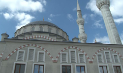 2023 yılında cami avlusuna bebek bıraktılar