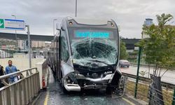 SON DAKİKA | Kadıköy'de metrobüs kazası!