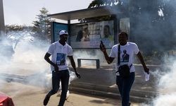 Senegal’de seçim ertelendi, sokaklar karıştı