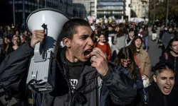 Yunanistan'da gençlerden özel üniversitelerin açılmasına karşı eylem