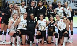 VakıfBank terlemeden kazandı! Zehra Güneş izledi!