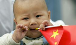 Çin'de çocuk doğmuyor!