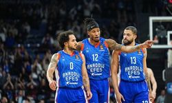 Anadolu Efes evinde kazandı