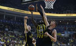 Hayes-Davis rekor kırdı, Fenerbahçe farklı kazandı