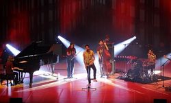 Portekizli şarkıcı Salvador Sobral CRR'de konser verdi