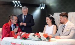 Taze Başkan Erdal Beşikçioğlu ilk nikahını kıydı!