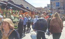 Eminönü'nde tatlı telaş