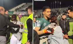 İran'da kadın taraftar, futbolcuya sarıldı! Ortalık karıştı