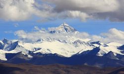 Pakistanlı dağcı Han, oksijen takviyesi almadan Everest'e tırmandı
