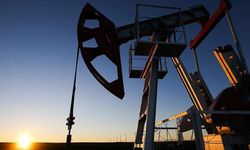 ABD bu yıl ve gelecek yıl için petrol fiyatı tahminini aşağı yönlü revize etti
