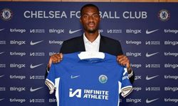 Chelsea Tosin'e resmi imzayı attırdı!