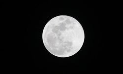 Çin'in "Çang'ı 6" keşif aracı, Ay'ın karanlık yüzüne indi