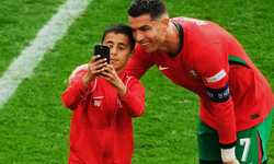 Ronaldo'yla fotoğraf çektirmek pahalıya patladı: Türk taraftar Berat'a UEFA'dan ceza!