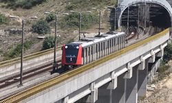 İstanbul'da iki metro hattı arızalandı: Seferler aksadı