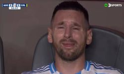 İçler acısı görüntü: Resmen Messi’nin ayağını eline vermişler!