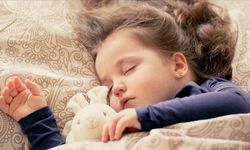 Yetersiz uyku çocukların beynine zarar veriyor!