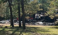 Papaz ve ailesi yangında yok oldu: 6 kişi evin içinden çıkamadı