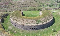 Kars'taki "Gemli Tabya" turizme kazandırılmayı bekliyor