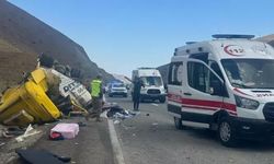 Erzincan’da korkunç kaza! Tır, otomobili biçti: 4 ölü, 2 yaralı