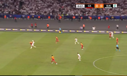 Galatasaray - Beşiktaş maçında inanılmaz hata!