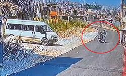 Motosikletli işe giderken sopayla saldırıya uğradı: O anlar kamerada