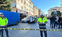 Üsküdar'da polise çekiçle saldırdı! Yaralılar var